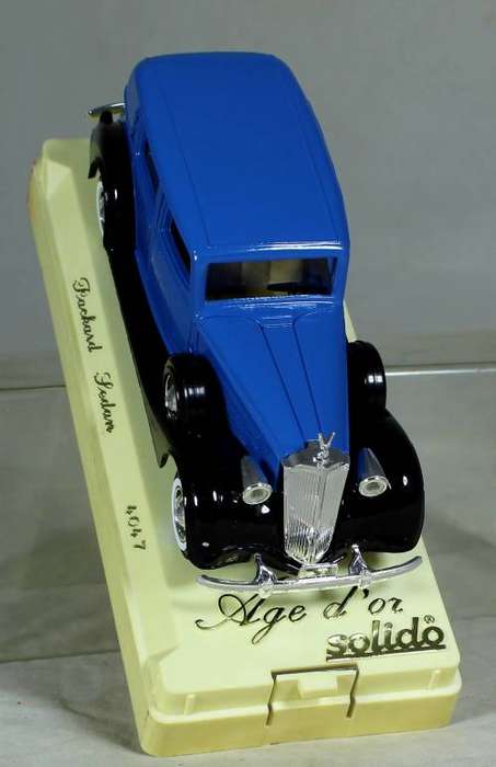 Solido age D` or Packard sedan