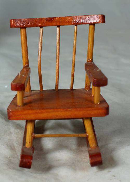 VINTAGE DOLL HOUSE WOODEN ROCKING CHAIR - BID NOW!!
