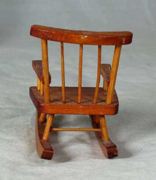 VINTAGE DOLL HOUSE WOODEN ROCKING CHAIR - BID NOW!!