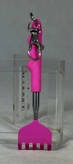 Expandable back scratcher key chain
