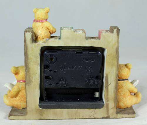 Bear and books clock