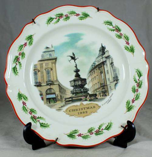 WEDGEWOOD COLLECTORS EDITION PICCADILLY CIRCUS CHRISTMAS 1982 DISPLAY PLATE-BID NOW!!!