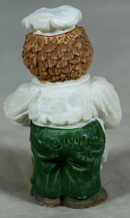 Miniature owl chef