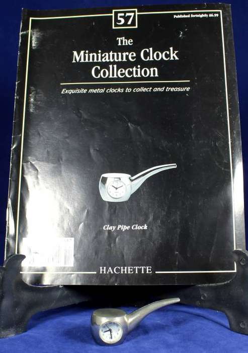Hachette clock with booklet - Clay pipe