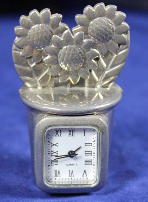 Hachette clock with booklet - Flower pot