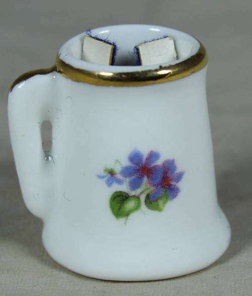 Miniature Bowland Grassington mug with dogs