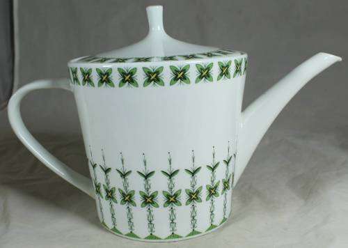 Huguenot coffee pot with lid