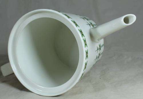Huguenot coffee pot with lid