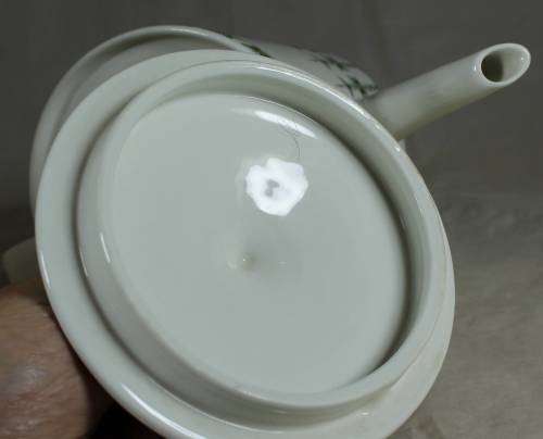 Huguenot coffee pot with lid