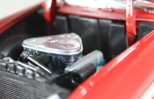 Road Signature - 1956 Chevrolet Bel Air Convertible - 1:18 Scale Model