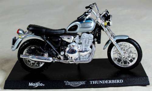 Maisto - Triumph Thunderbird
