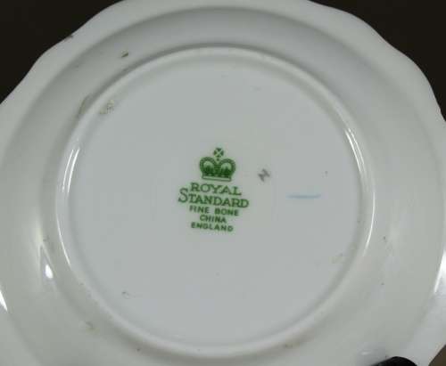 Royal Standard display plate with spaniels