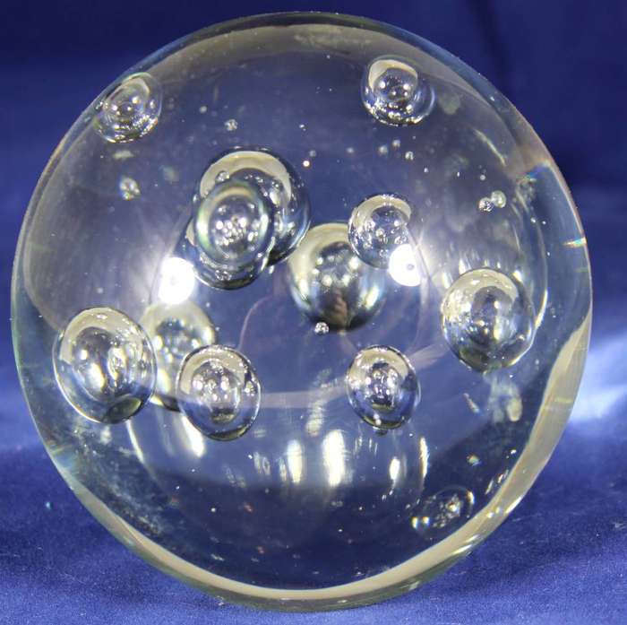 Paperweight with bubbles