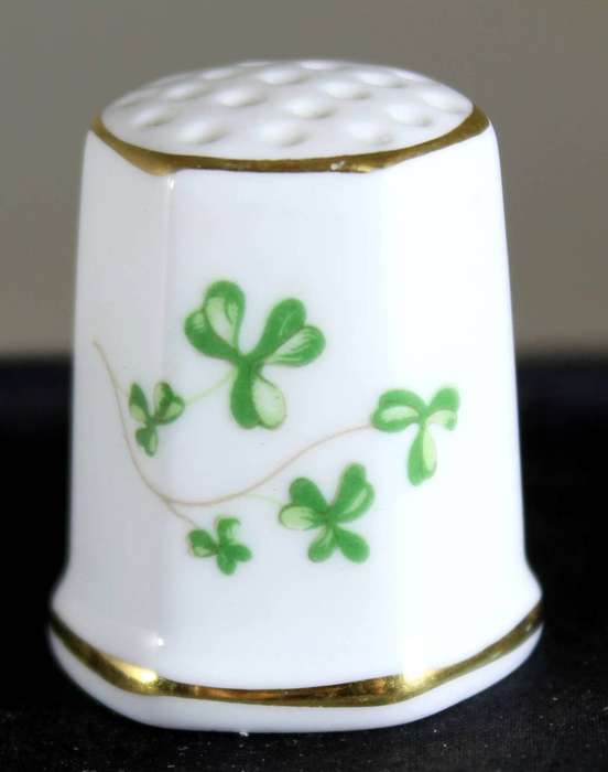 Collectible thimble - Royal Tara Shamrocks