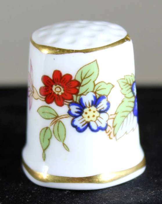 Collectible thimble - Royal Tara - Galway flowers of Ireland