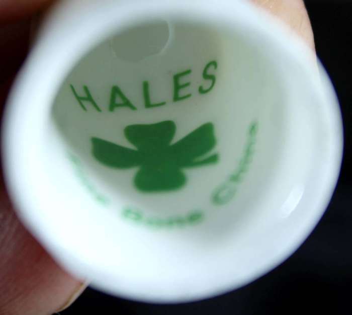 Collectible thimble - Hales - Ireland flowers