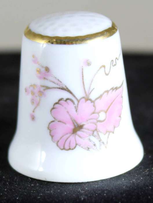 Collectible thimble - Reutter -  W Germany - Pink flowers