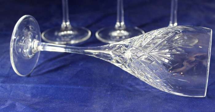 Set of 6 of Crystal White Wine Glasses