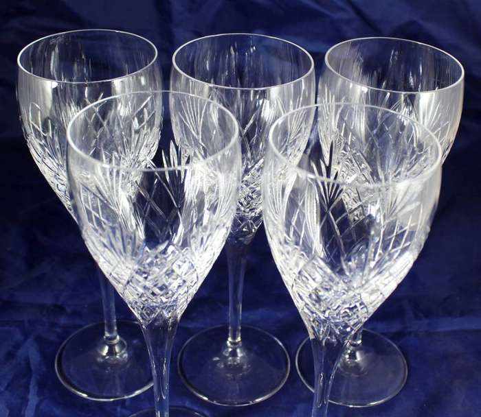 Set of 5 of Crystal Red Wine Glasses