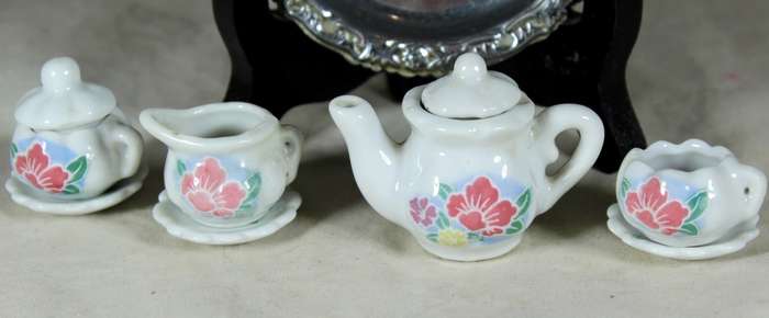 Miniature tray with 2 duos - cake plate, milk jug, and kettle with lid