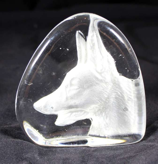 Sculpted paperweight - German Shepherd / Wolf