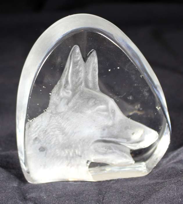 Sculpted paperweight - German Shepherd / Wolf