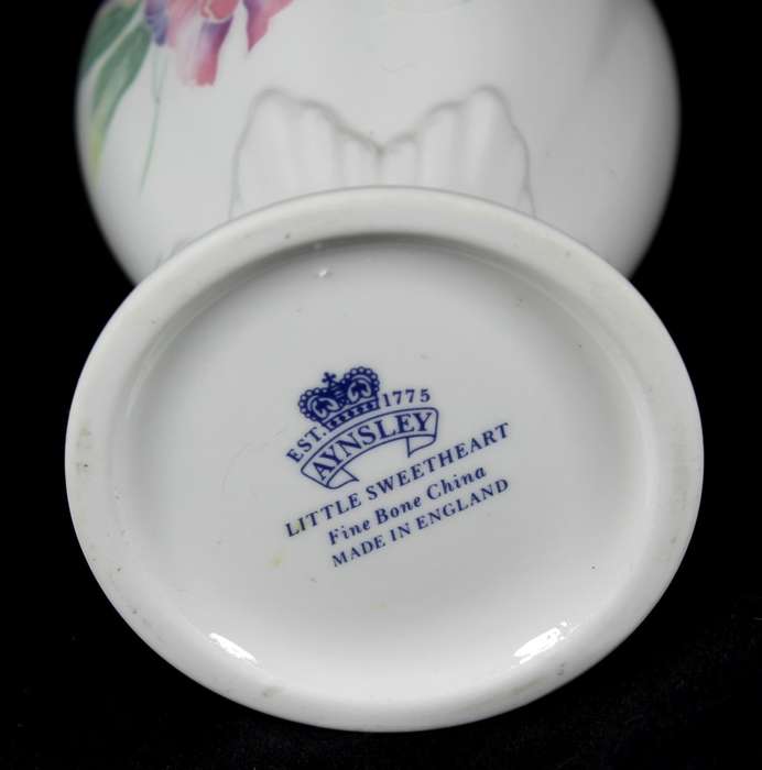 Aynsley vase - Little Sweetheart