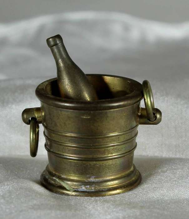 Miniature Brass - Mortar & Pestile - Bid Now!!!