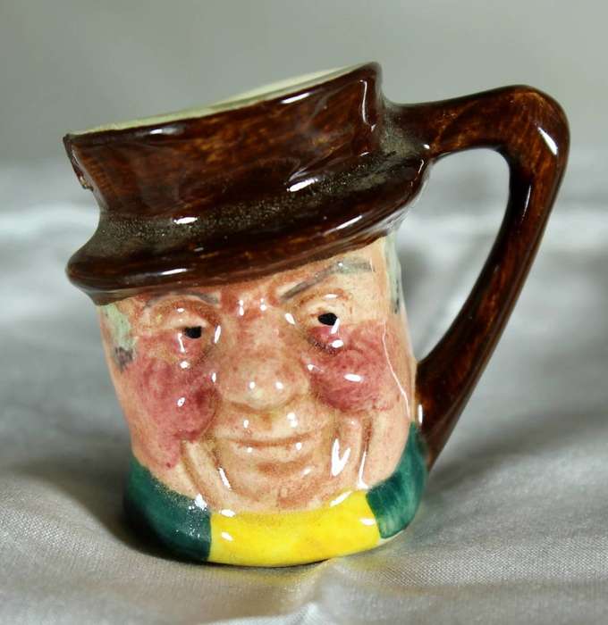 Toby Jug miniature - Lancaster - Hand painted - Brown hat