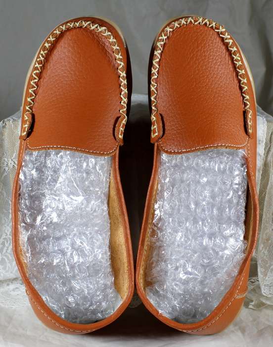 Rust Moccasin style shoe - Small size 6