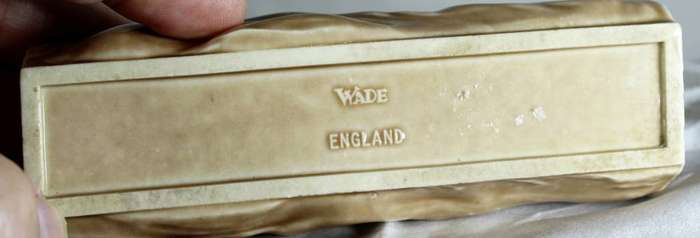Wade small decorative vase/log