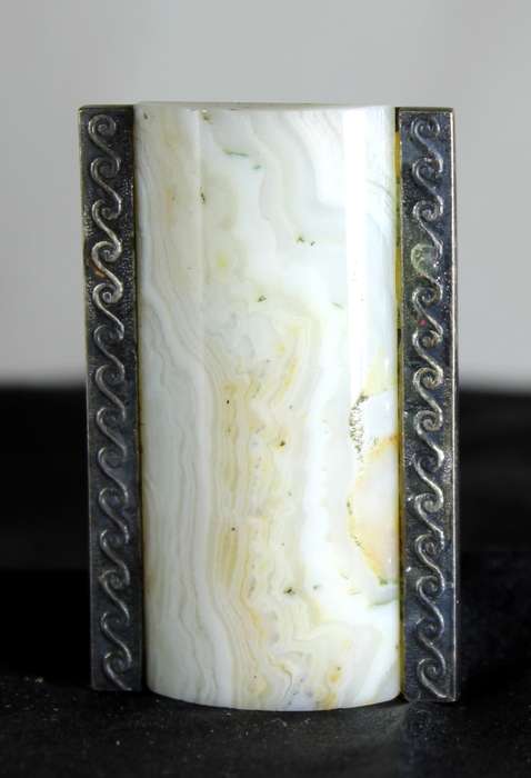 Costume jewelry - Mounted polished stone brooch