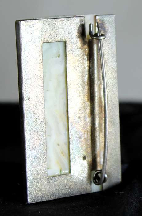 Costume jewelry - Mounted polished stone brooch