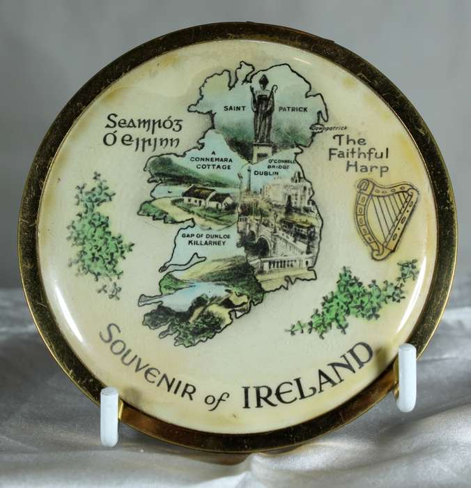 Souvenir of Ireland - powder compact