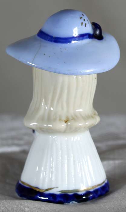 Blue & white little porcelain girl