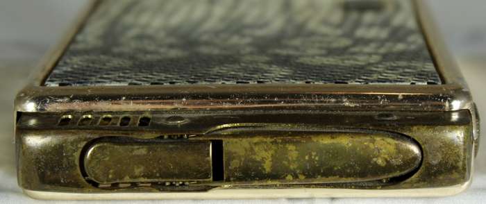 Cigarette case with built-in lighter