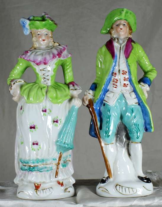 Character salt & pepper set - tall Victorian couple
