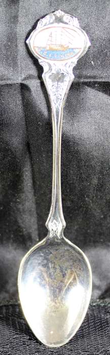 Souvenir teaspoon - H.M.S. Vicktory