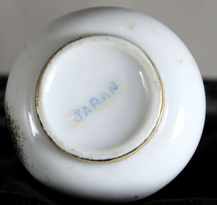 Small Japanese posy vase
