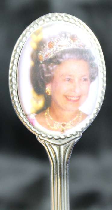 Souvenir teaspoon - Queen Elizabeth