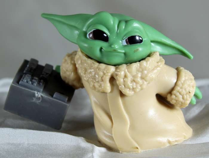The Mandalorian - Grogu With Machine