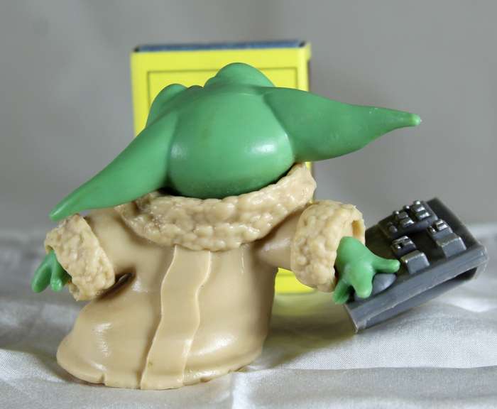 The Mandalorian - Grogu With Machine