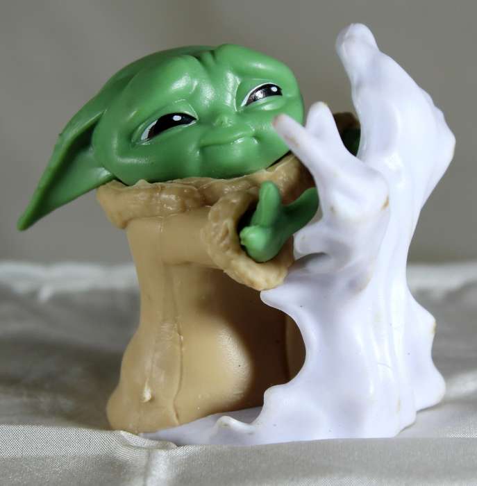 The Mandalorian - Grogu Standing