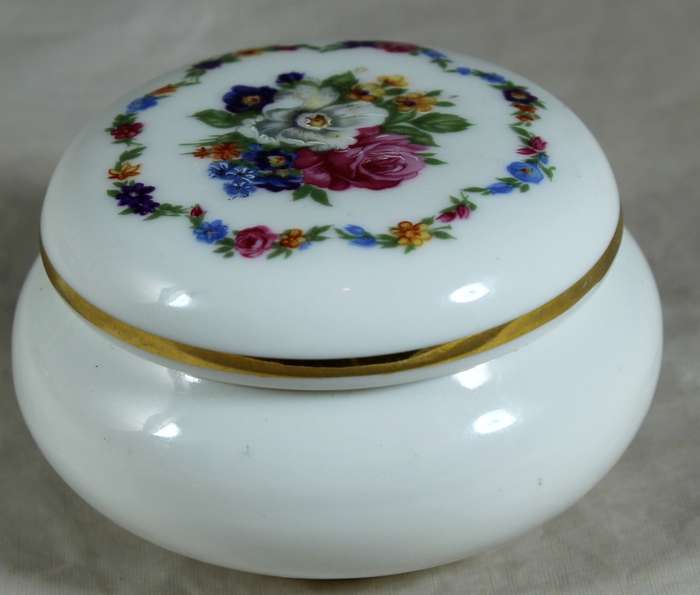 Royal Bavaria - Germany - Round Powder Box with Lid