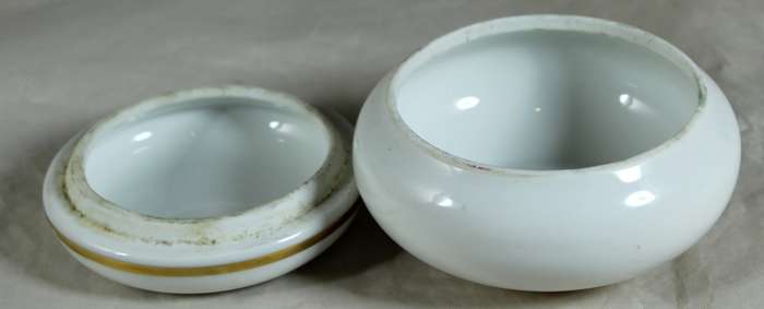 Royal Bavaria - Germany - Round Powder Box with Lid