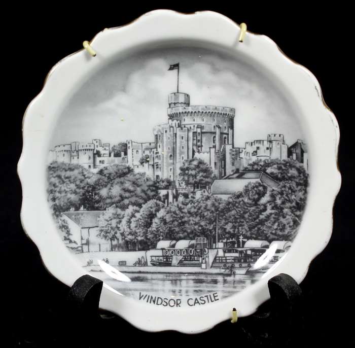 Royal Standard - Windsor Castle Small Display Plate