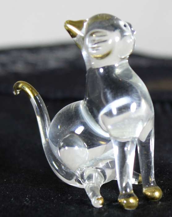 Small Vintage Glass Cat - Made in Czech Republic
