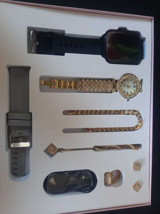 Women`s Luxury Gold Watch Unique Gift Set, Gold Necklace, Ring, Double Band, Smart Watch