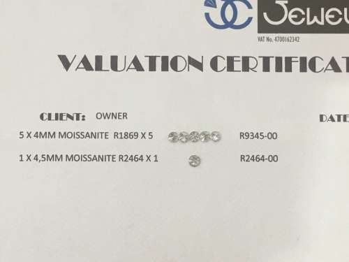 A SET OF 6 BEAUTIFUL MOISSANITE MAN MADE DIAMONDS