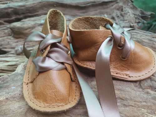 Leather new born baby shoes